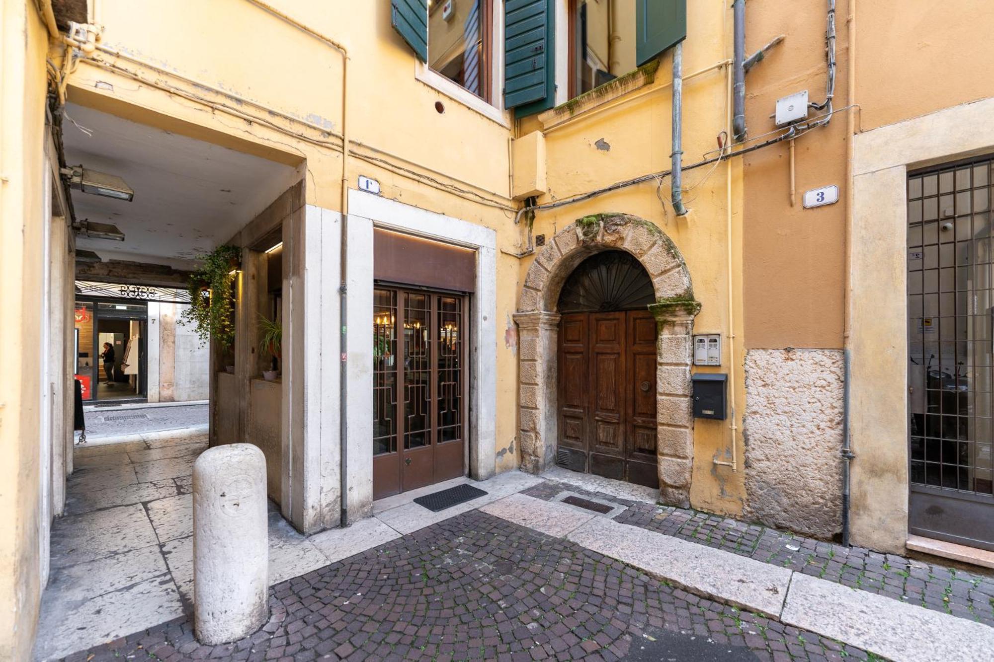 Sgarzerie Luxury Flat 2 Rooms 120Mq Verona Esterno foto